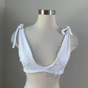 NEW Kenny Flowers Womens Small Santorini White Floral Jacquard Twist Bikini Top